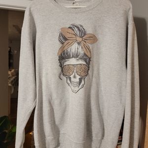 Ladies pullover sweatshirt, size L